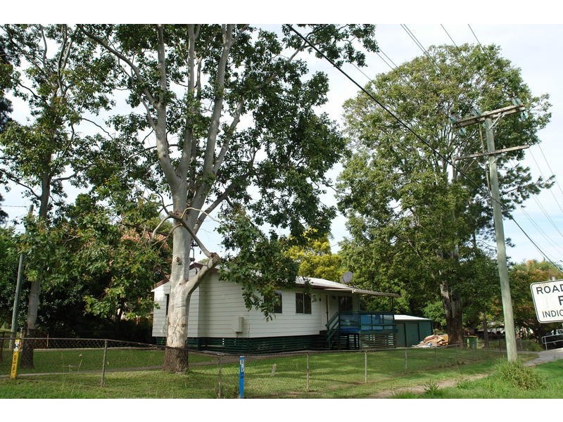 194 Brisbane Tce, Goodna QLD 4300